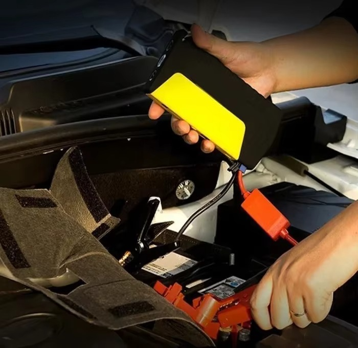 Prenosivi Auto Starter 12v